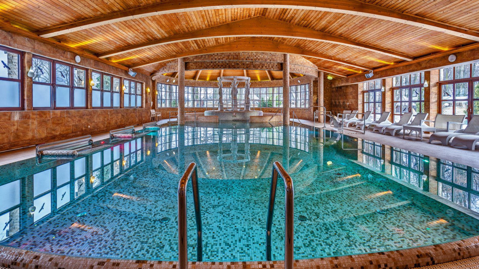 Хотел Manor House Басейн