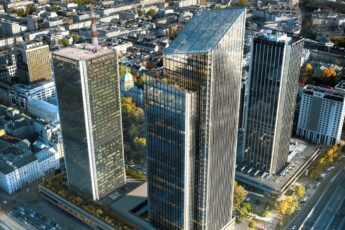 Lilium Tower във Варшава Органичен небостъргач в състояние на застой