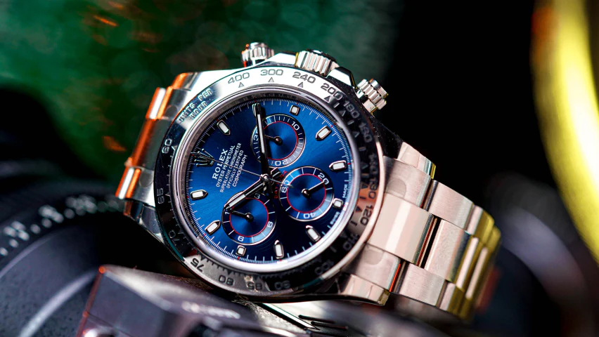 Луксозен часовник