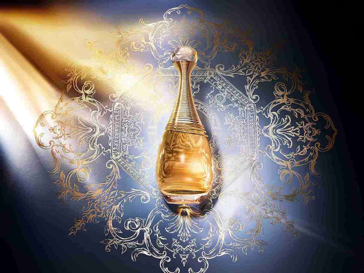 Най-привлекателният аромат, който една жена може да носи Dior