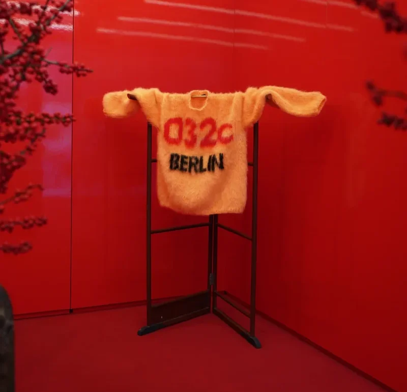 032c Каква е тази марка и защо предизвиква толкова шум