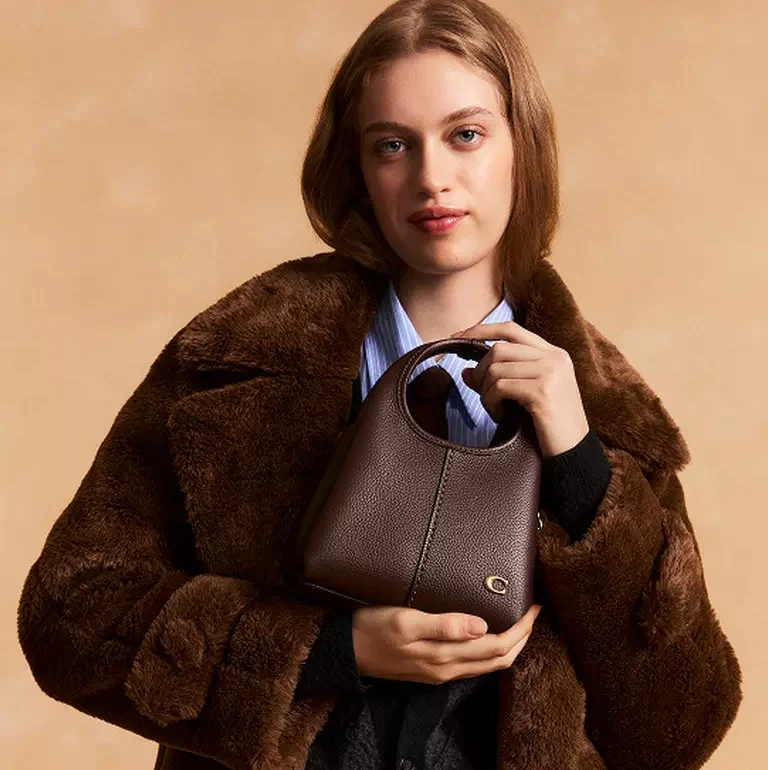 Дали Coach е луксозна марка – как всъщност да я класифицираме?