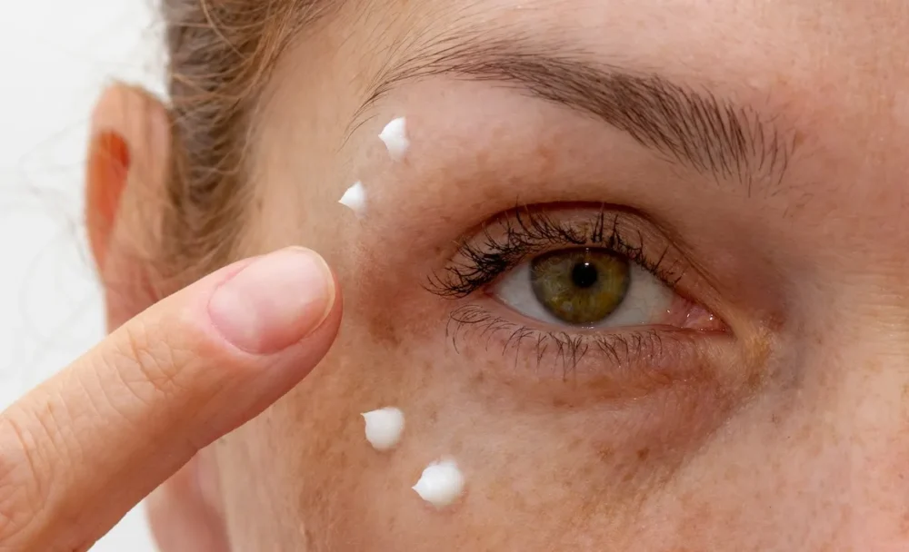 Марков крем за околоочен контур